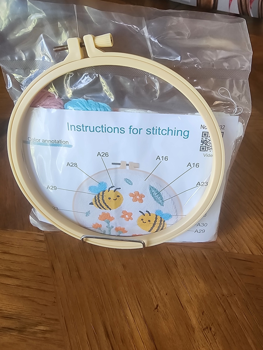 Punch Needle Kit With Bee Deign, Includes Hoop